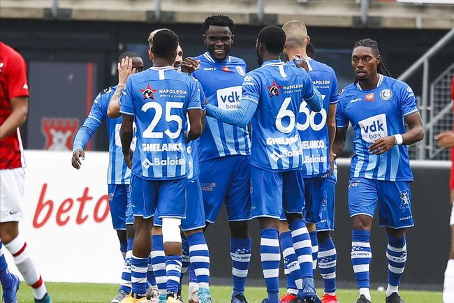 他在多个国 他在多个国